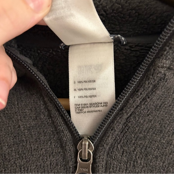 The North Face Men’s Black Grey Knit 1/4 Zip Pullover - Picture 3 of 6